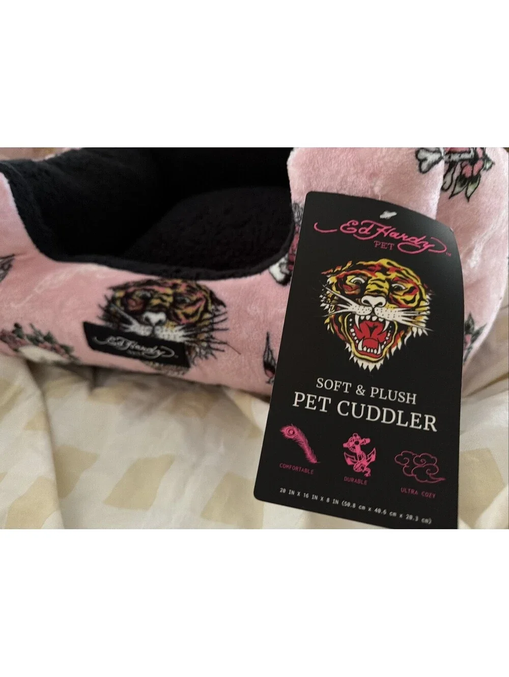 NWT Ed Hardy Pet Bed Pink Skull Rose Tattoo Plush Cuddler Cat Small Dog 20x16in